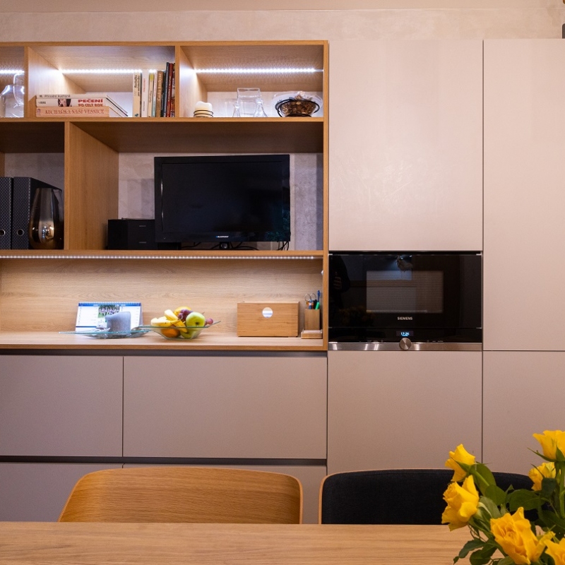 kuchyně s odkládacím prostorem