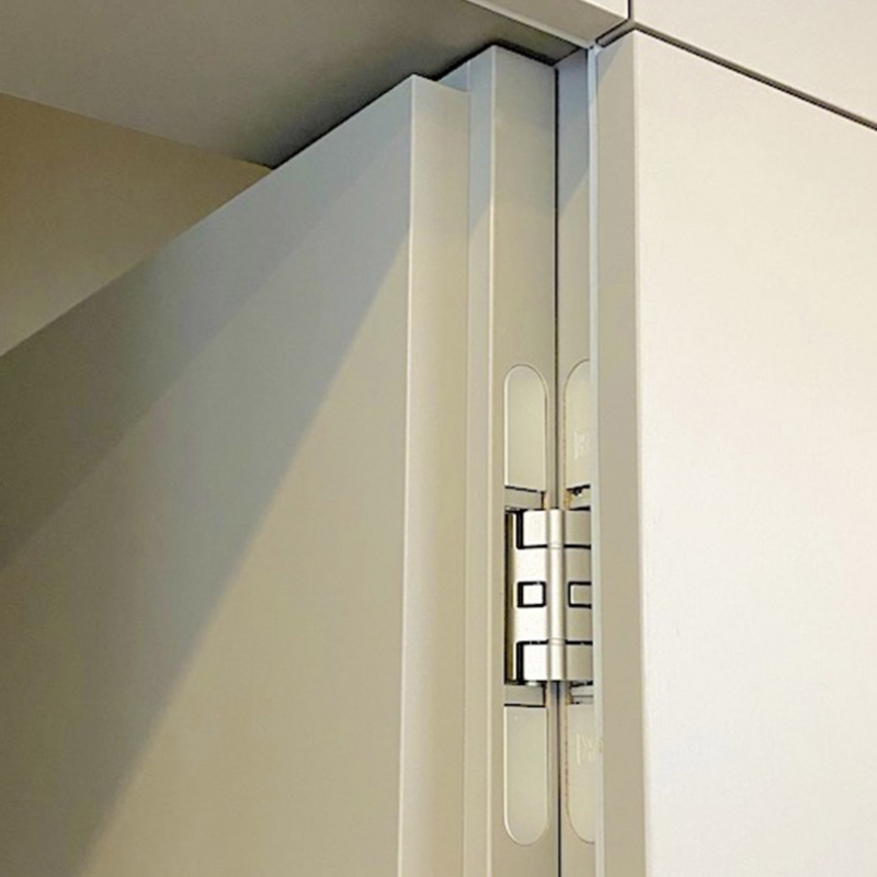 kuchyně s dveřmi do spíže 2