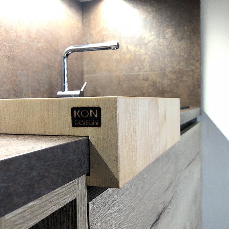 kuchyně s prkénkem