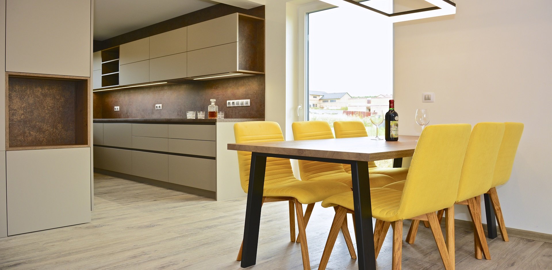 Kuchyně s bronzem a kamennou šedou - 1