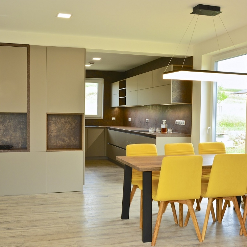 kuchyně kamenná šedá