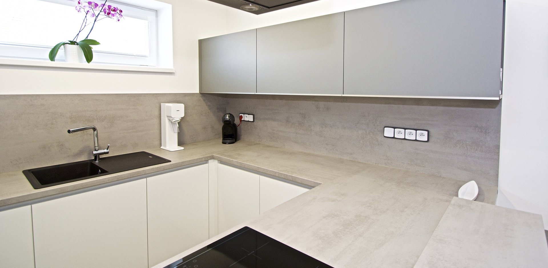 Šedobílá kuchyně - 1