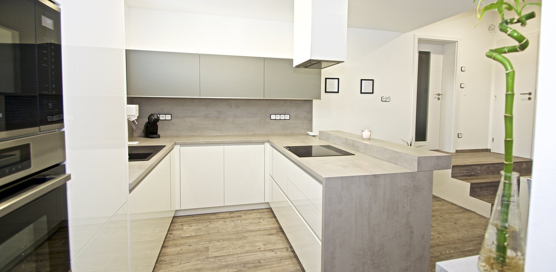 Šedobílá kuchyně - 2