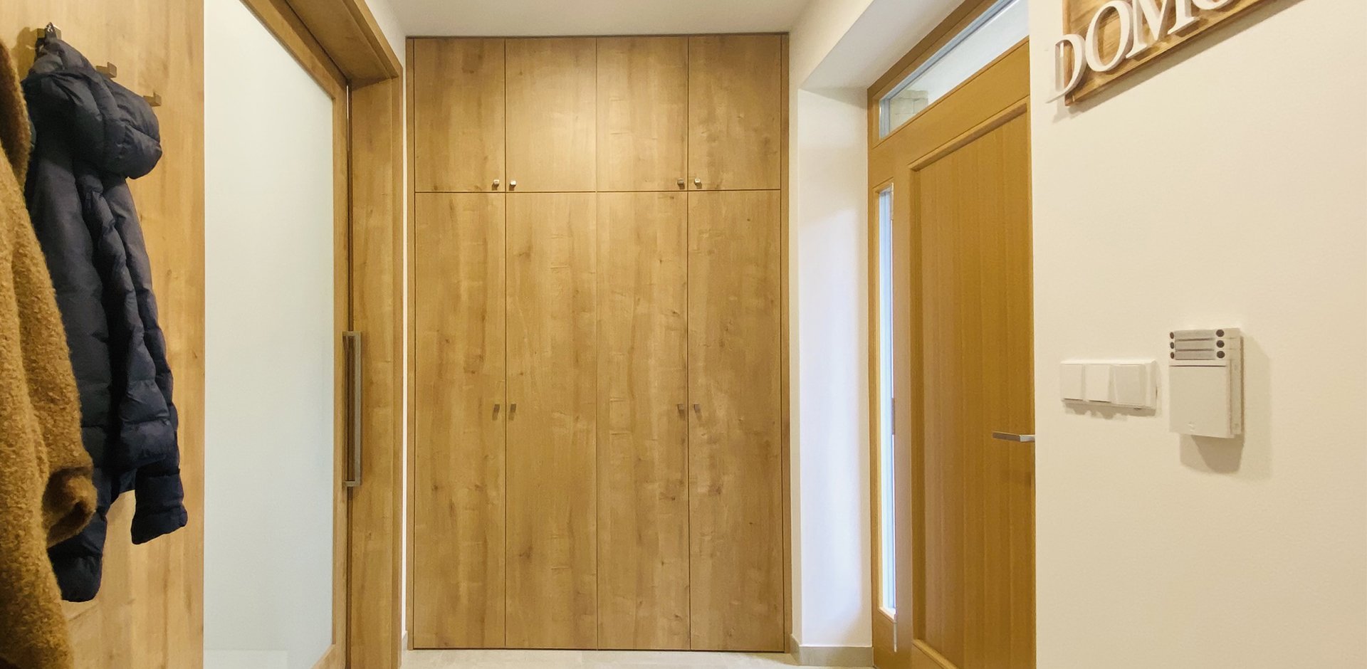 Předsíň v dubu Hamilton - 1