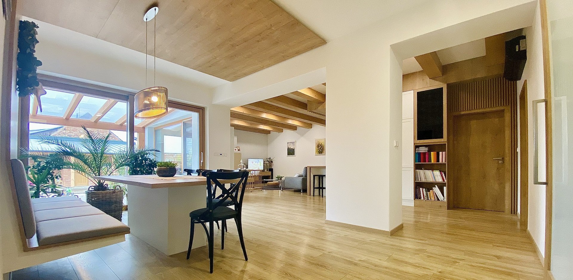 Jídelna s lavicí - 1