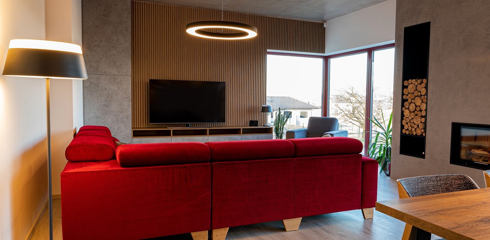 Kompletní interiér v betonu a koňakovém dubu - 2