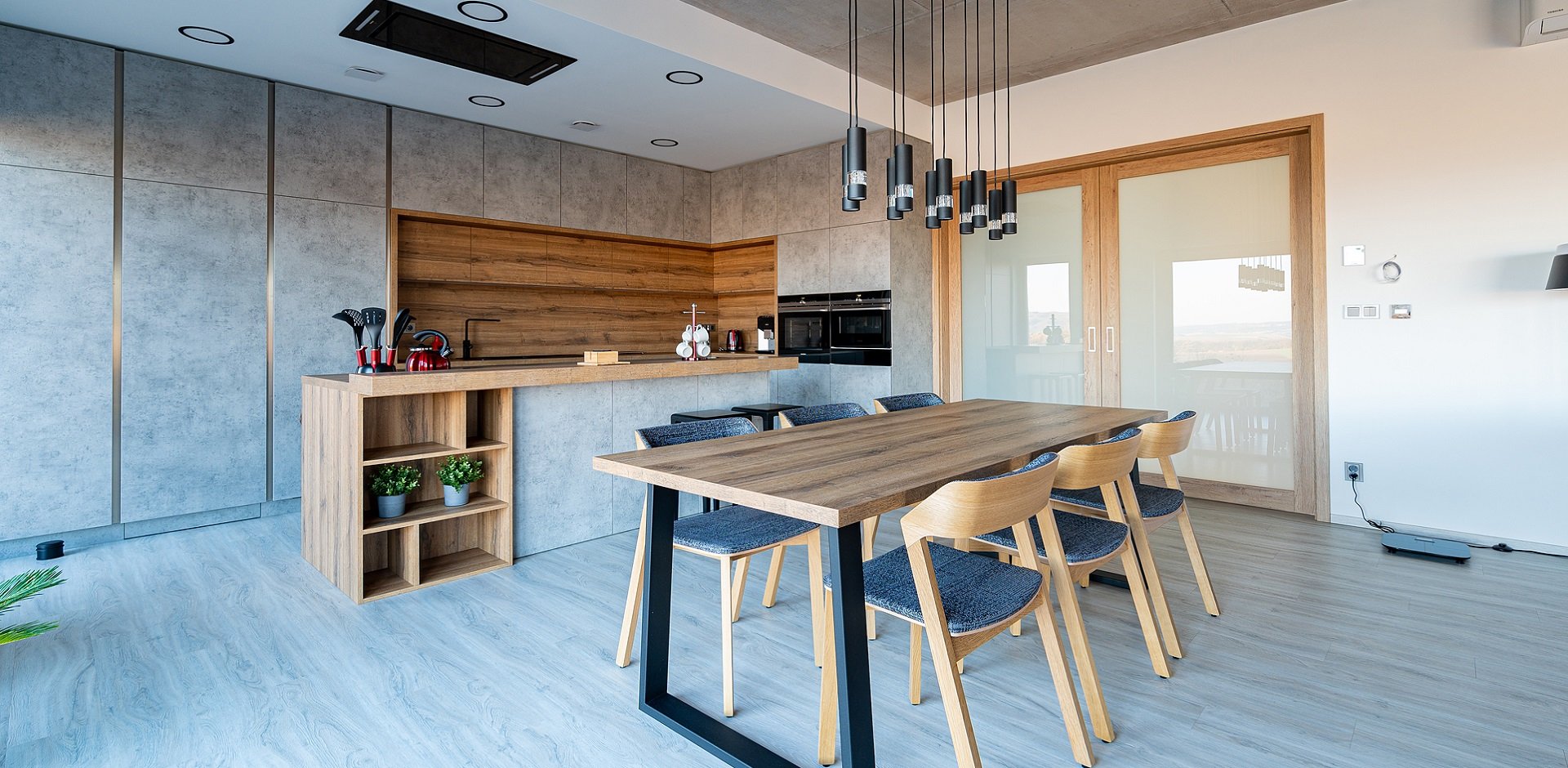 Kompletní interiér v betonu a koňakovém dubu - 1