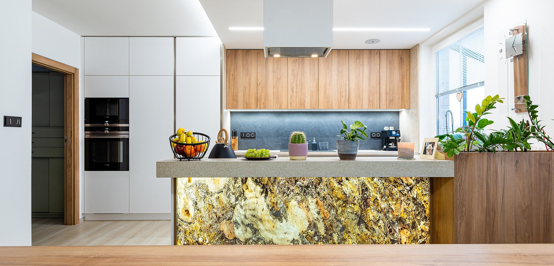 Moderní kuchyně s ostrůvkem - 1