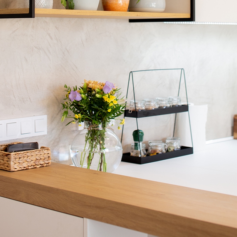 kuchyně se stěrkou