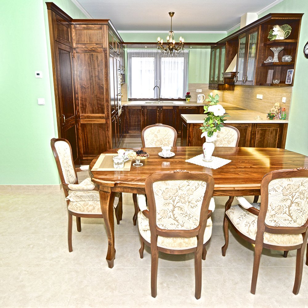 Kuchyně v zámeckém stylu